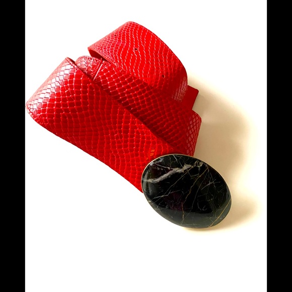 RED LEATHER STATEMENT  BELT - Picture 1 of 4